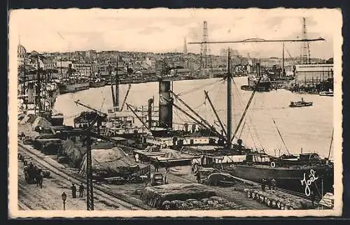 AK Nantes, Vue sur le Port et Quai de la Fosse, Hafen