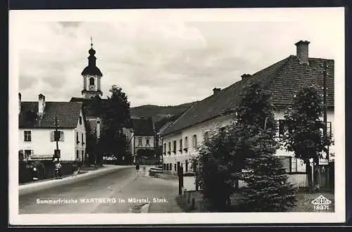 AK Wartberg im Mürztal, Strassenpartie mit Passanten