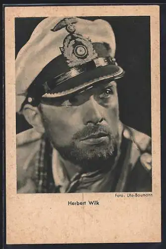 AK Schauspieler Herbert Wilk in Kriegsmarine-Uniform posierend