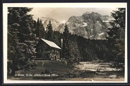 AK Almtalerhaus /Grünau, Hütte mit Bergpanorama