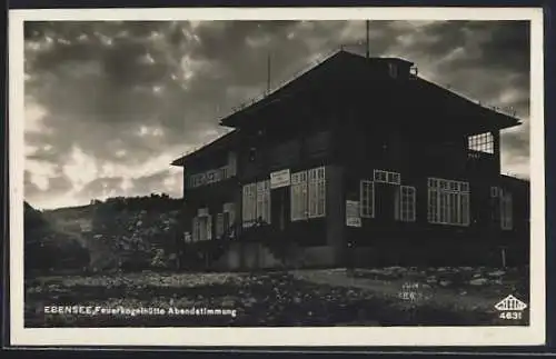 AK Feuerkogelhütte /Ebensee, Berghütte im Abendlicht