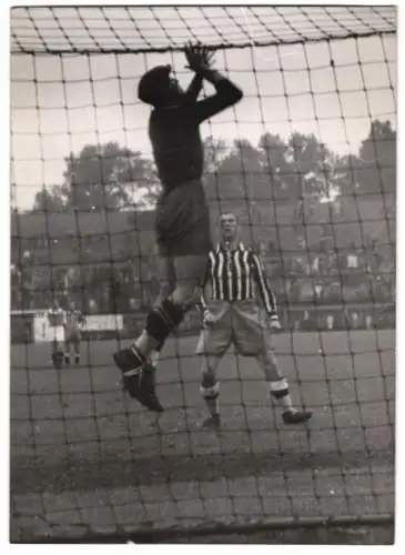 Fotografie Fussballspiel Admira vs. FC Wien, Torraumszene