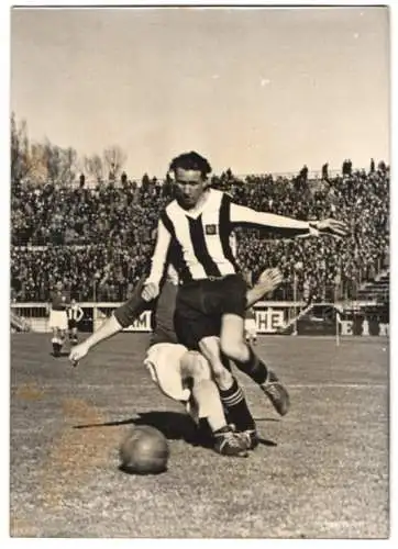 Fotografie Dainko, Ansicht Wien, Fussball-Gauliga 1939, Sportklub vs. Amateure Fiat