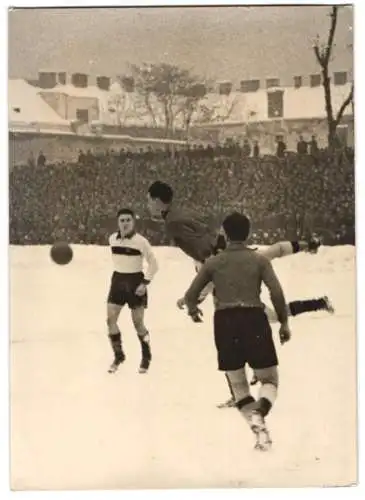 Fotografie Alois Sedlar, Ansicht Wien, Gauliga Fussballspiel 1940, Admira Wacker vs. Sportklub