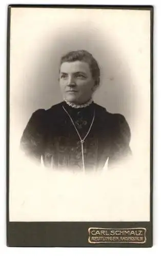 Fotografie Carl Schmalz, Reutlingen, Kaiserstr. 31, Portrait einer Dame