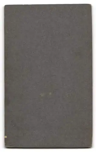Fotografie A. Blankhorn, Cassel, Unt. Königstr. 70, Eleganter junger Mann im Anzug