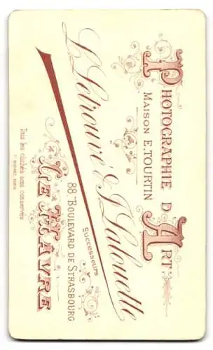 Fotografie L. Letrouvé & J. Lalouette, Le Havre, Boulevard de Strasbourg 88, Porträt eines jungen Mannes