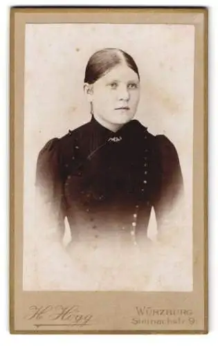 Fotografie H. Högg, Würzburg, Steinachstr. 9, Porträt einer Frau