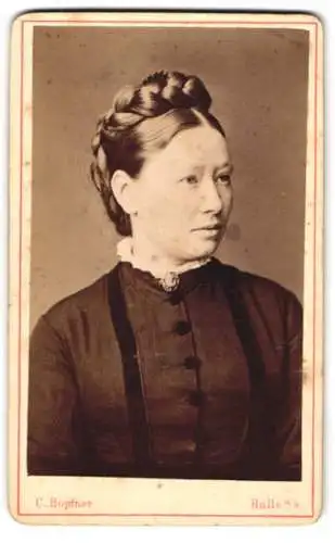 Fotografie C. Höpfner, Halle, Alter Markt 1, Portrait einer Dame