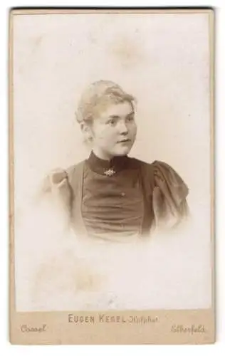 Fotografie Eugen Kegel, Cassel, Gr. Rosenstrasse 5, Porträt einer jungen Frau