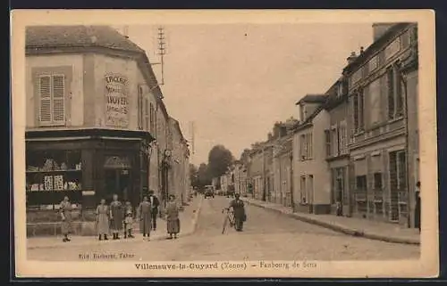 AK Villeneuve-la-Guyard, Faubourg de Sens et Epicerie A. Voyer