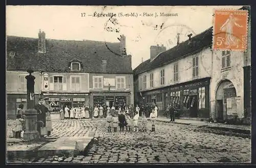 AK Égreville, Place J. Massenet