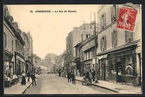 AK Courbevoie, La Rue de Bezors, Strassenpartie