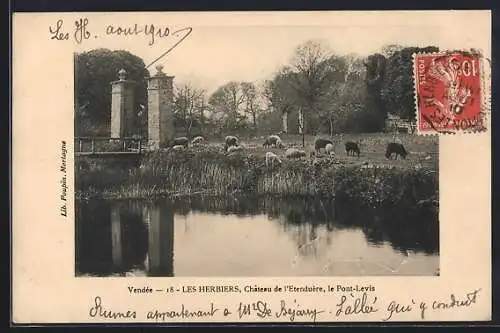 AK Les Herbiers, Château de l`Étenduère, le Pont-Levis