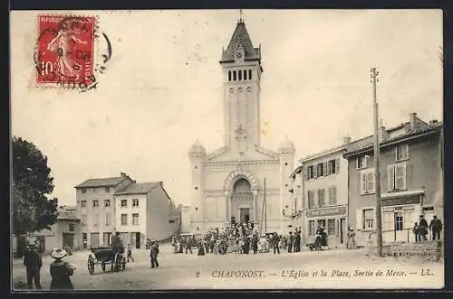 AK Chaponost, L`Église et la Place, Sortie de Messe