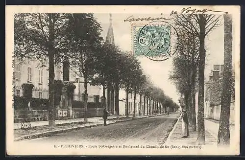 AK Pithiviers, Ecole St-Gregoire et Boulevard du Chemin de Fer