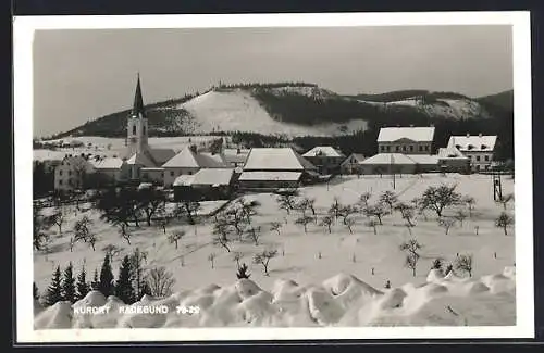 AK Radegund, Teilansicht mit Kirche im Schnee