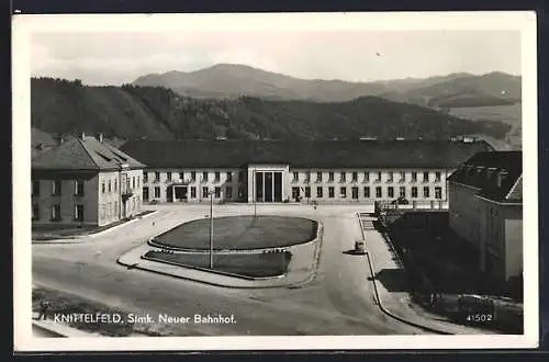 AK Knittelfeld /Stmk., Neuer Bahnhof aus der Vogelschau