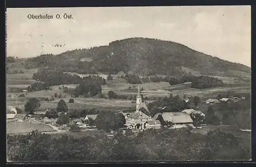 Foto-AK Oberhofen, Totalansicht mit Kirche und Umgebung, Berg