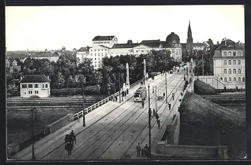 AK Posen-Poznan, Strassenbahn überquert die Theaterbrücke