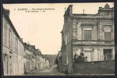 AK Mamers, Rue Denfert-Rochereau et la Caserne