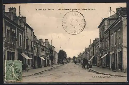 AK Sablé-sur-Sarthe, Rue Gambetta prise du Champ de Foire