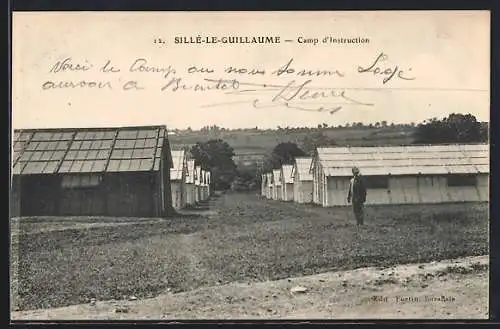 AK Sillé-le-Guillaume, Camp d`Instruction avec tentes et paysage environnant