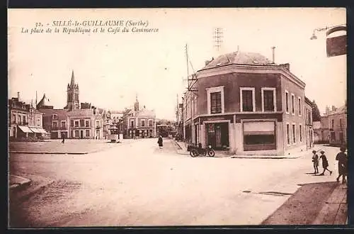 AK Sillé-le-Guillaume, La place de la République et le Café du Commerce