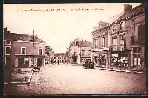 AK Sillé-le-Guillaume, La rue du Commandant-Luxard