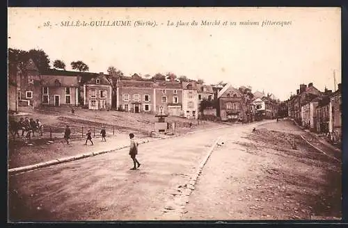 AK Sillé-le-Guillaume, La place du Marché et ses maisons pittoresques