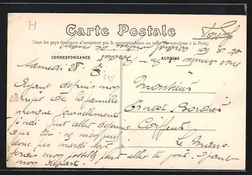 AK St-Mars-d`Outillé, Quartier de la Poste avec habitants dans la rue