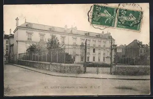 AK Saint-Germain, Mairie vue de la rue avec clôture en fer forgé