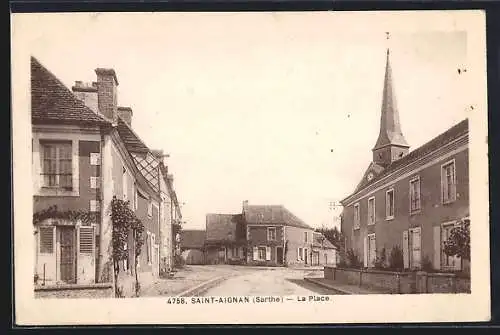 AK Saint-Aignan, La Place avec église et maisons environnantes