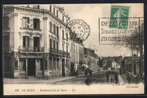 AK Le Mans, Boulevard de la Gare avec vue sur l`hôtel et passants