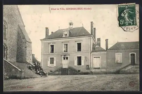 AK Coudrecieux, Hôtel de Ville avec escaliers et bâtiments adjacents