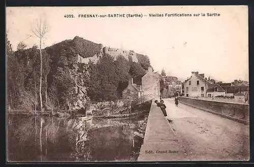 AK Fresnay-sur-Sarthe, Vieilles fortifications sur la Sarthe