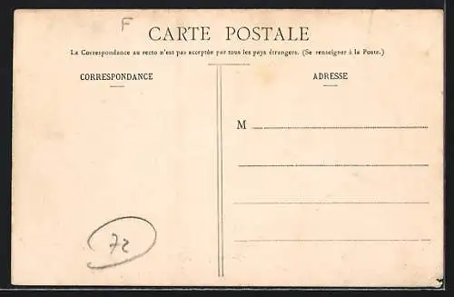 AK Vibraye, Route de La Ferté-Bernard avec bâtiments et passants