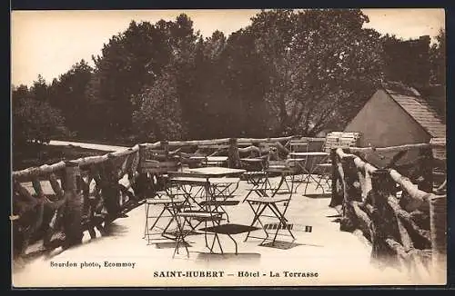 AK Saint-Hubert, Hôtel, La Terrasse avec vue sur la forêt environnante