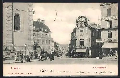 AK Le Mans, Vue de la rue Gambetta et du Grand Bazar