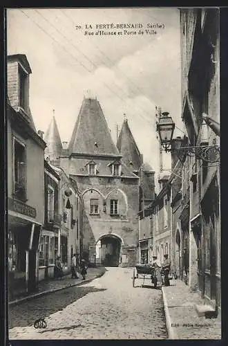 AK La Ferté-Bernard, Rue d`Huisne et Porte de Ville