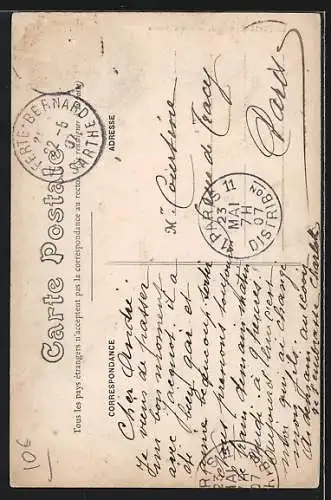 AK La Ferté-Bernard, Rue d`Huisne avec passants et maisons anciennes