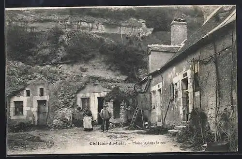 AK Château-du-Loir, Maisons dans le roc