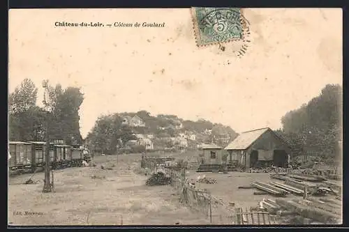 AK Château-du-Loir, Côteau de Goulard avec wagons et bâtiments industriels