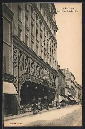 AK Le Mans, Les Nouvelles Galeries et rue animée