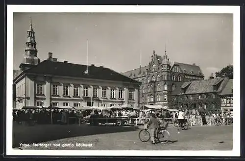 AK Ystad, Stortorget med gamla Radhuset