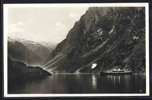 AK Gudvangen, Ortsansicht mit Dampfer