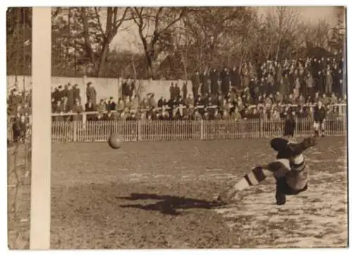 Fotografie Alois Sedlar, Ansicht Wien, Fussballspiel 1939 Austria Wien vs. Amateure Fiat