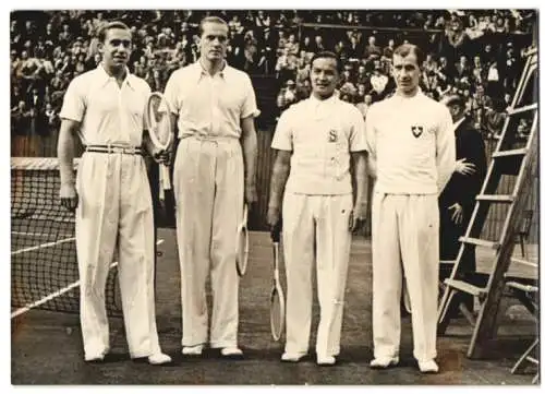 Fotografie Wilhelm Sturm, Ansicht Berlin, Tennis Daviskup 1939, Deutschland vs. Schweiz, Mannschaten am Spielfeld