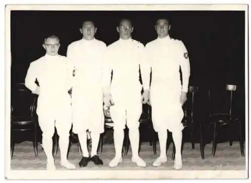 Fotografie Dainko, Ansicht Klagenfurt, Wörthersee-Sportfest, Florettfechter der deutschen Mannschaft 1938