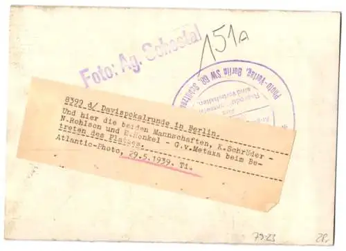 Fotografie Tennis Davispokal in Berlin 1939, die beiden Manschaften betreten den Platz